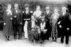 1933 Heinrich Rottwinkel (1900 - 1994) und Maria Haselhorst geb. Rolfes (1903 - 1989)  Hofstaat (v.l.): Maria Rottwinkel geb. Schulte und Josef Haselhorst, Oberst August Beckmann, Königspaar von 1932, Gertrud Lehmkuhl geb. Markötter und Hermann Bäumer.