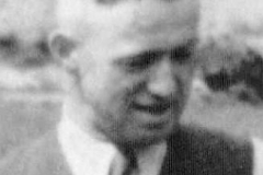 1935 Bernhard Holtmann (1911 - gefallen 1945) und Paula Vormund verh. Kösters  Hofstaat: August Nathmann und Toni Pellmann, Hermann Nahrup und Maria Bensmann.