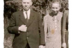 1937 Hermann Berning (1893 - 1950) und Maria Berning geb. Hollmann (1894 - 1961)  Hofstaat: Albert und Katharina Muhmann, Josef Markfort-Wiegert und Sophia Sieveneck.