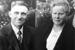 1947 Anton Nahrup (1896 - 1978) und Caroline Nahrup (1895 - 1972)  Hofstaat: Hubert und Maria Schulze Topphoff, Felix und Änne Wittler.  (Erstes Schützenfest nach dem 2. Weltkrieg)
