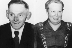 1950 Bernhard Wendker (1902 - 1957) und Elisabeth Wendker geb. Wortkötter (1905 - 1999)  Hofstaat: Anton und Theresia Schulte Bisping, Heinrich und Maria Ludger.