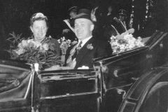 1951 Josef Puke (1911 - 1983) und Paula Puke geb. Borgmann (1915 - 2009)  Hofstaat: Hubert und Maria Greshake, Bernhard und Johanna Hobeling.
