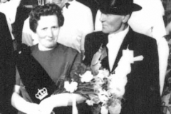 1963 August Große Hovest (1908 - 1987) und Helene Große Hovest geb. Sanders (1911 - 1986)  Hofstaat: Hugo und Johanna Kleimann, Johannes und Johanna Lehmkuhl.