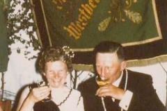 1966 Konrad Esser (1926 - 2010) und Hildegard Esser geb. Stöveken  Hofstaat: Heinz und Alice Kroggel, Wilhelm und Maria Henke.