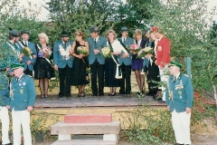 1990 Bernhard Bitter und Caroline Bitter geb. Benter  Hofstaat (erstmalig mit 4 Paaren, v.l.): Detlev und Ursula Güttler, Wolfgang und Petra Leinkenjost, Hartmut und Michaele Sroka, Bernd und Gerda Tepper.