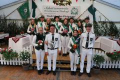 2022 Jannik Döbbeler und Carolin Brockmann  Hofstaat (v.l.): Janine Schlingmann und Jan Nosthoff, Andre Hollmann und Katrin Brandherm,  Adrian König und Laura Wonnemann, Jan Holtmann und Jana Everwin